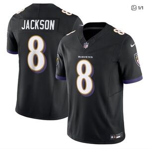 Nike - Women’s XL Baltimore Ravens Jersey #8 Lamar Jackson